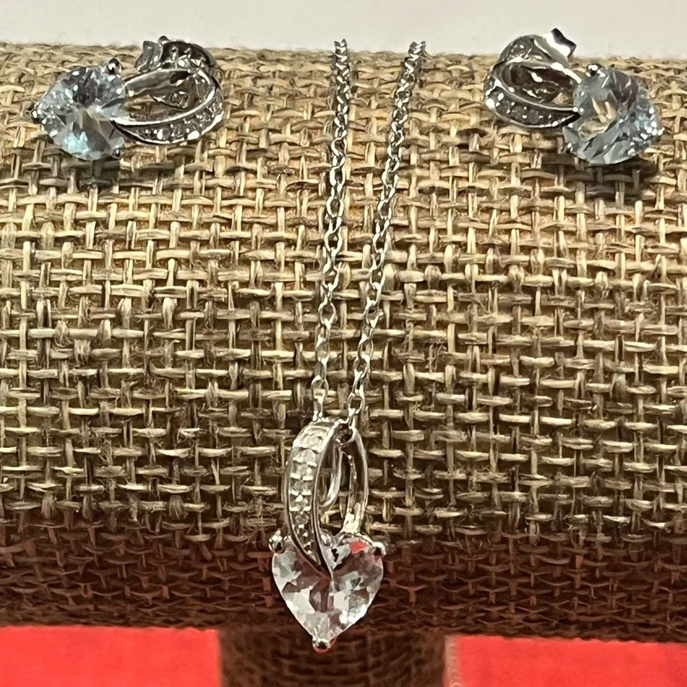 EVERLY JEWELRY AUTHENTIC GENUINE AQUAMARINE/DIAMOND (925) NECKLACE - Picture 10 of 15